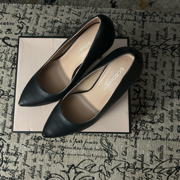 BCBGeneration Penni Pump - Picture 5 of 11